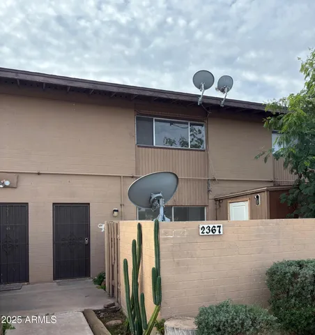 a view of an entrance to house