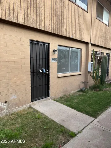 $199,000 | 2367 West Hazelwood Street, Unit 64, Phoenix, AZ 85015
