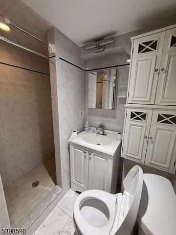 $1,900 | 2 Millo Place, Unit 1, Little Ferry, NJ 07643