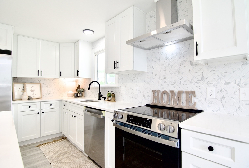 464 Poole Street Ludlow, MA 01056 - Photo 10 of 40