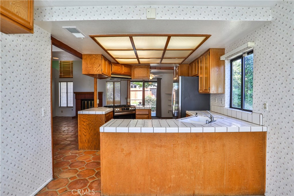 2003 Springcreek Circle Upland, CA 91784 - Photo 23 of 64