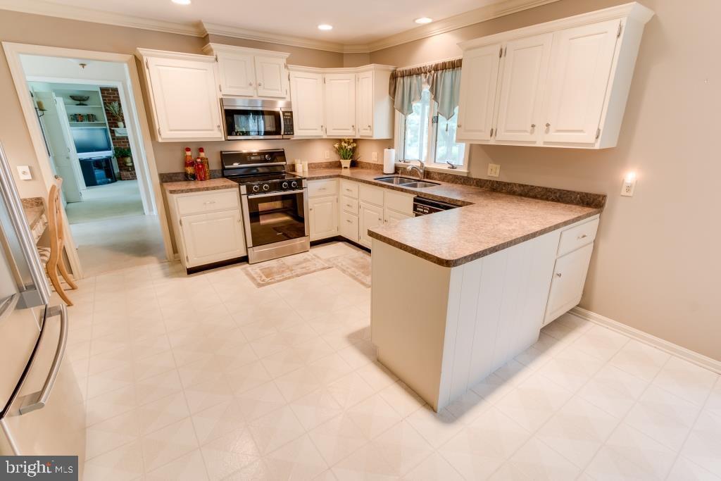 2585 Spring Valley Road Lancaster, PA 17601 - Photo 14 of 46 Gallery Image 14