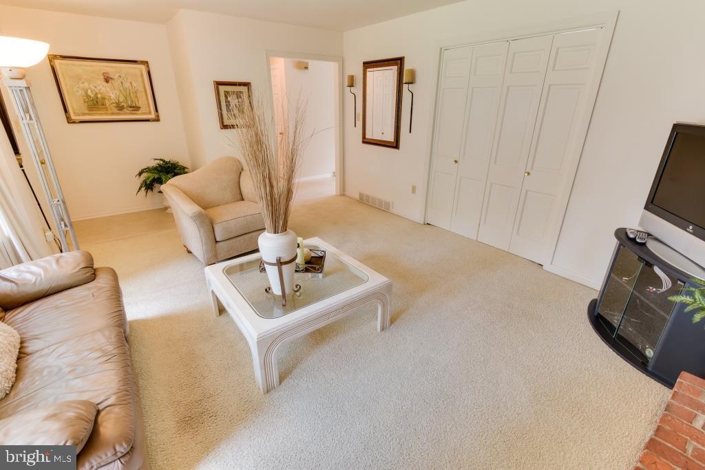2585 Spring Valley Road Lancaster, PA 17601 - Photo 9 of 46 Gallery Image 9