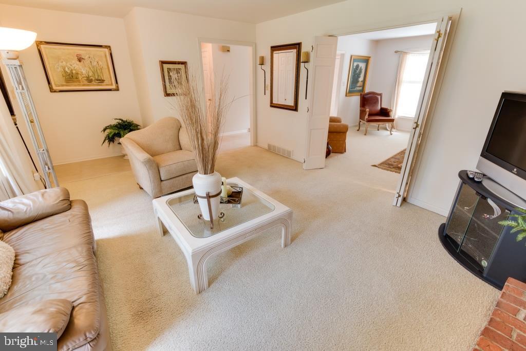 2585 Spring Valley Road Lancaster, PA 17601 - Photo 10 of 46 Gallery Image 10