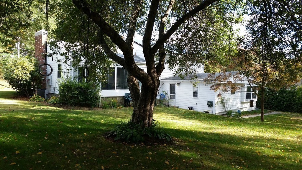 31 Booth Road Dedham, MA 02026 - Photo 4 of 23 Gallery Image 4