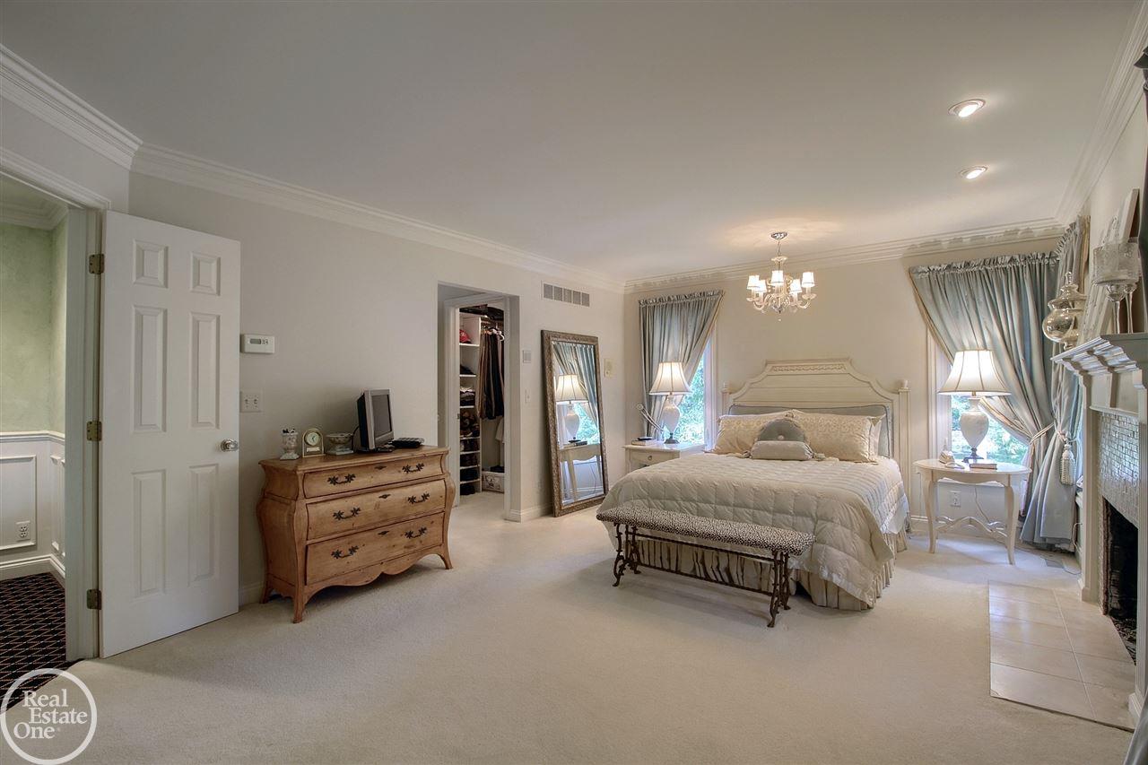 1275 Whittier Road Grosse Pointe Park, MI 48230 - Photo 22 of 42