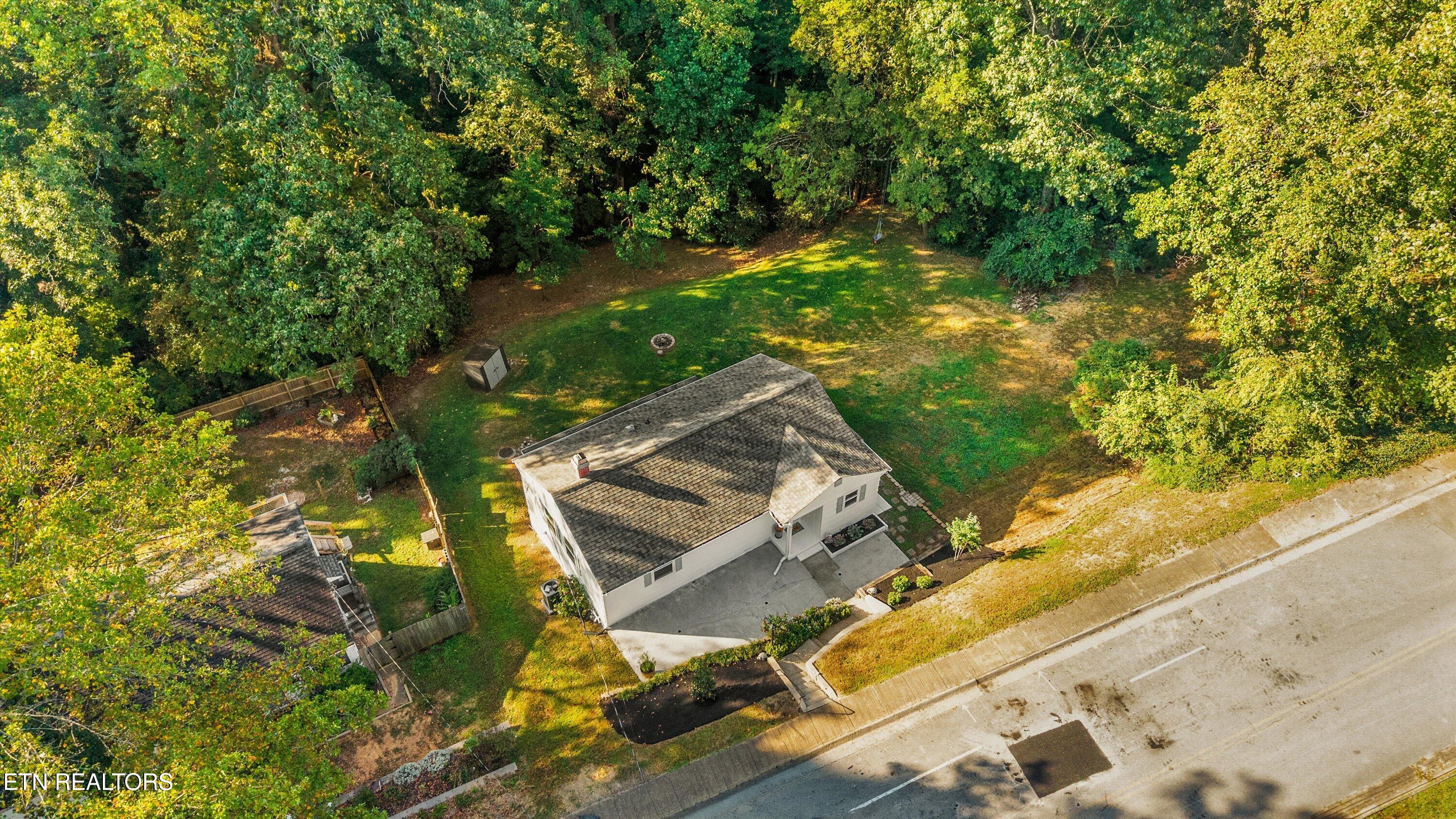 129 Amherst Lane Oak Ridge, TN 37830 - Photo 29 of 39 39-129 Amherst Ln 03