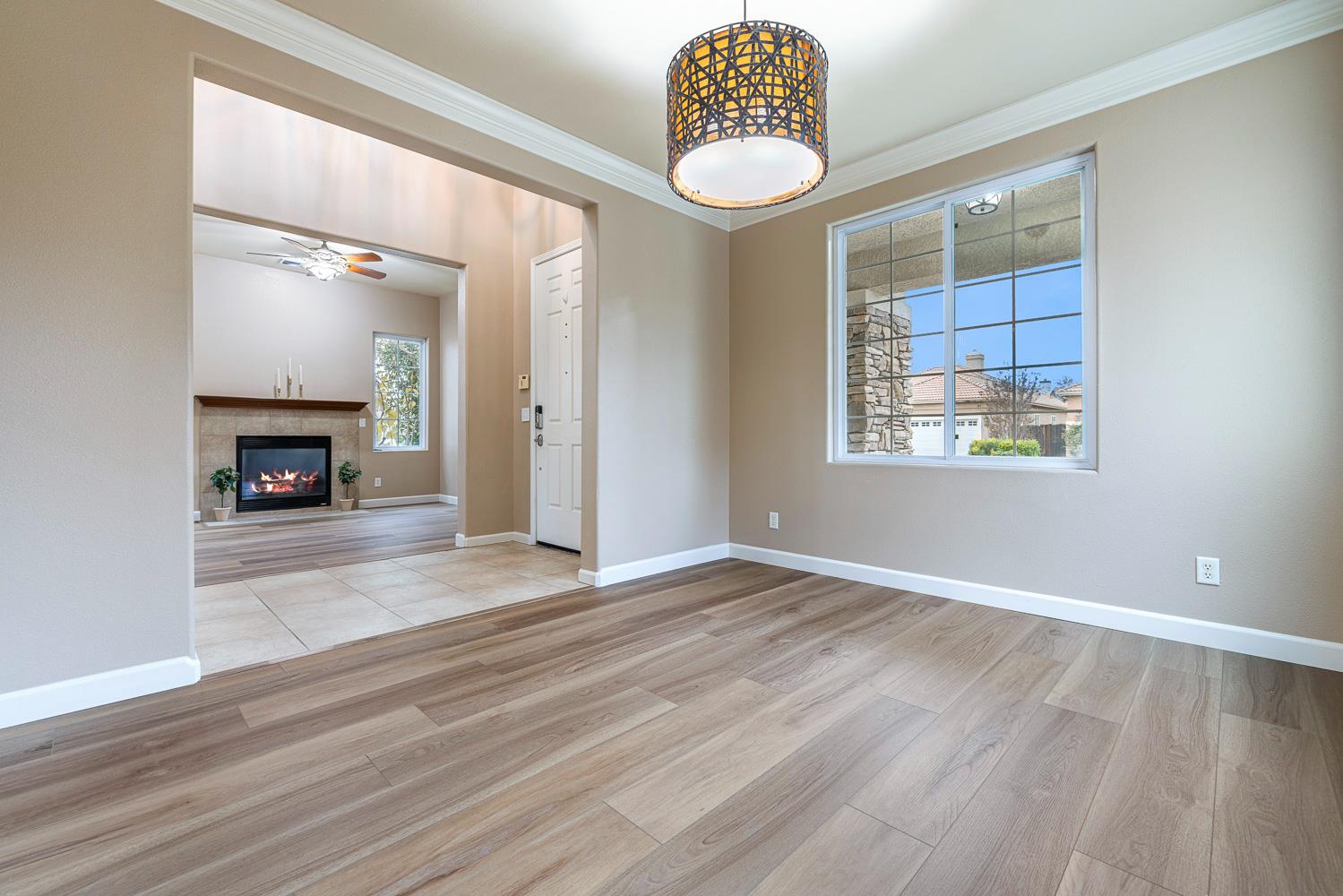 4674 North Arrow Ridge Way Clovis, CA 93619 - Photo 13 of 77