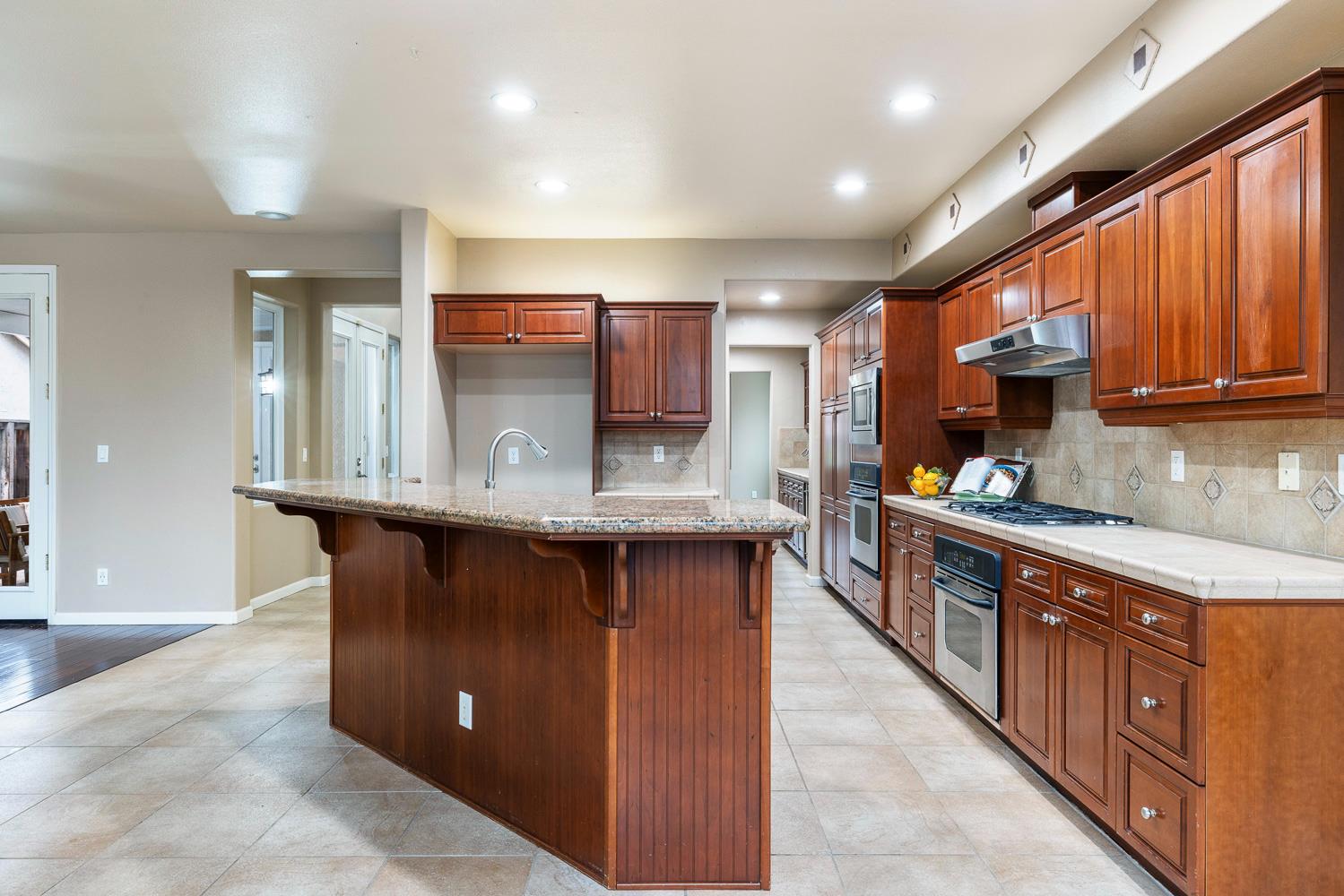 4674 North Arrow Ridge Way Clovis, CA 93619 - Photo 27 of 77