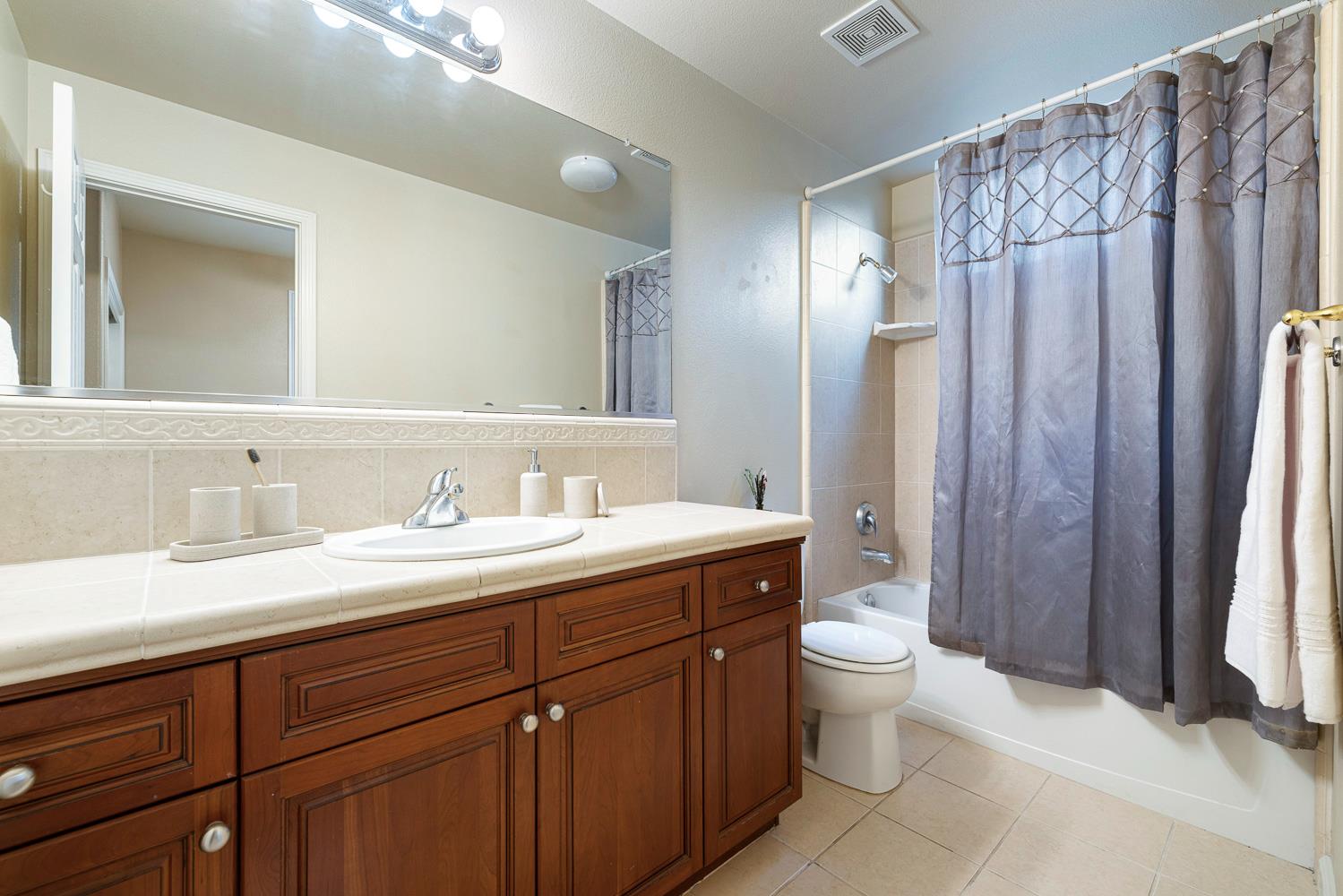 4674 North Arrow Ridge Way Clovis, CA 93619 - Photo 35 of 77