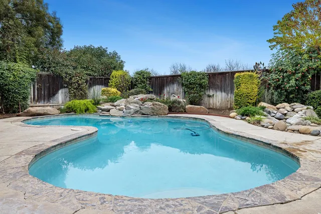 $655,000 | 4674 North Arrow Ridge Way, Clovis, CA 93619