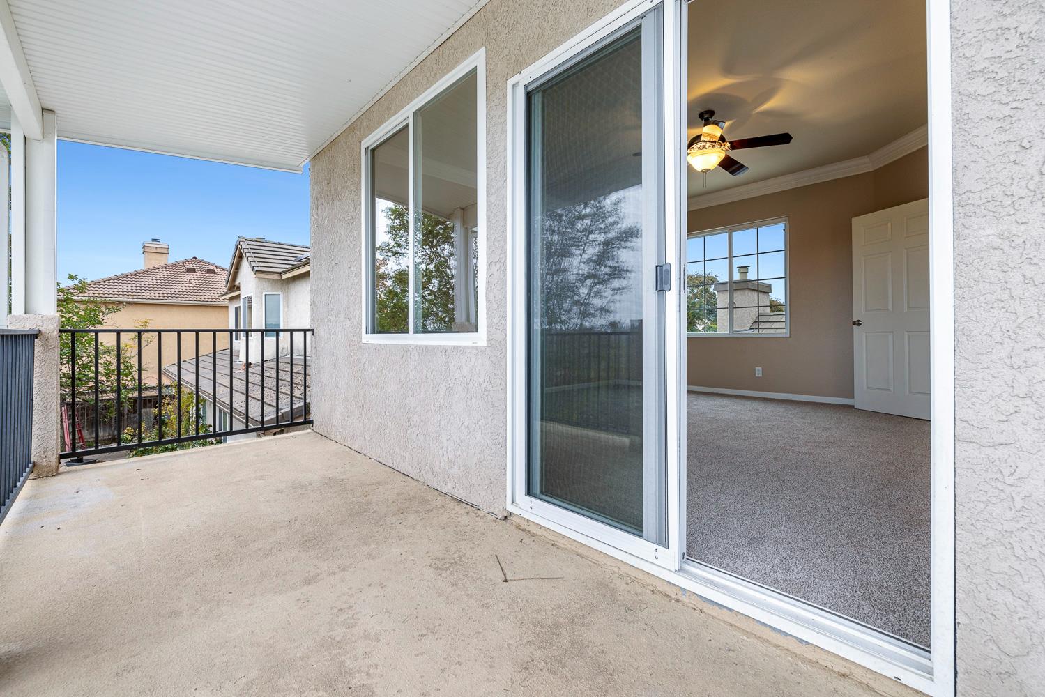 4674 North Arrow Ridge Way Clovis, CA 93619 - Photo 52 of 77 a view of livingroom with furniture and windows