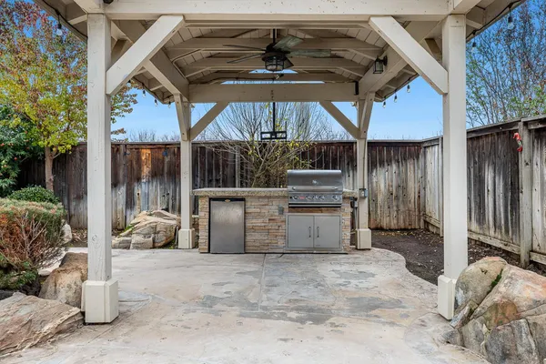 $655,000 | 4674 North Arrow Ridge Way, Clovis, CA 93619