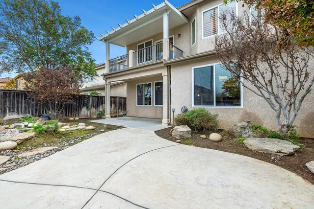 $624,500 | 4674 North Arrow Ridge Way, Clovis, CA 93619