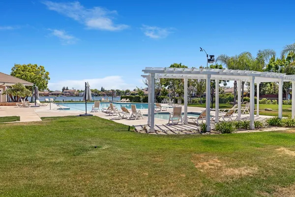 $655,000 | 4674 North Arrow Ridge Way, Clovis, CA 93619