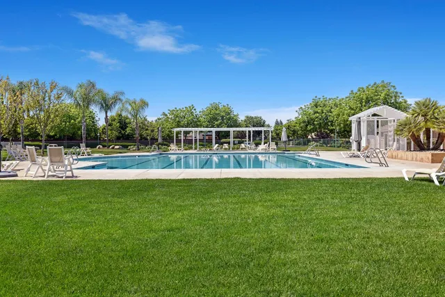 $624,500 | 4674 North Arrow Ridge Way, Clovis, CA 93619