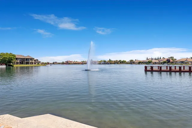 $624,500 | 4674 North Arrow Ridge Way, Clovis, CA 93619