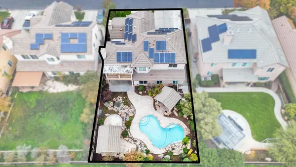 $655,000 | 4674 North Arrow Ridge Way, Clovis, CA 93619