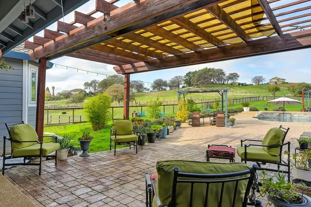 $739,000 | 1993 American River Trail, Cool, CA 95614