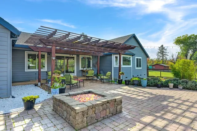 $739,000 | 1993 American River Trail, Cool, CA 95614