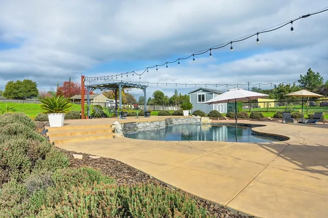 $739,000 | 1993 American River Trail, Cool, CA 95614