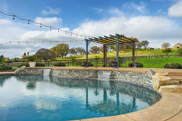 $739,000 | 1993 American River Trail, Cool, CA 95614