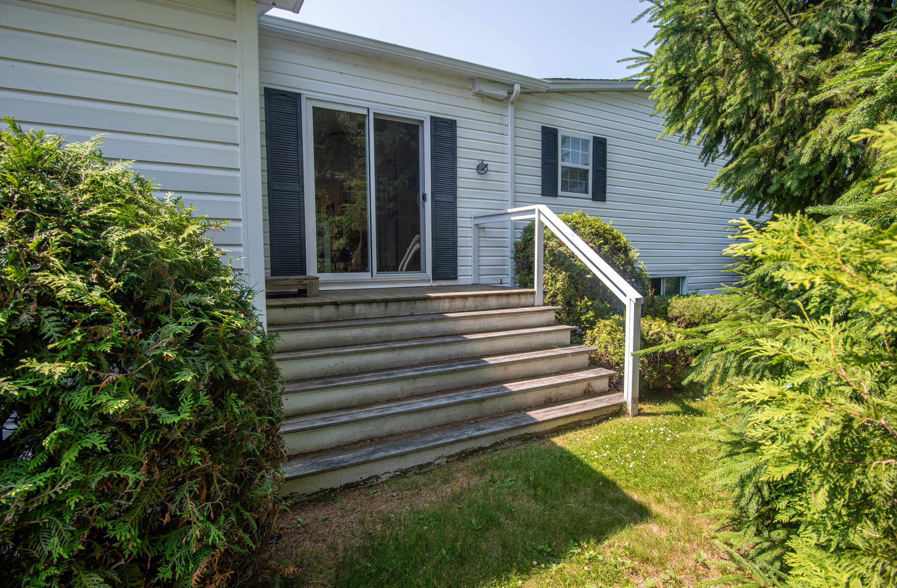 25 Green Point Road, Unit 302 Madawaska, ME 04773 - Photo 12 of 50 Back deck