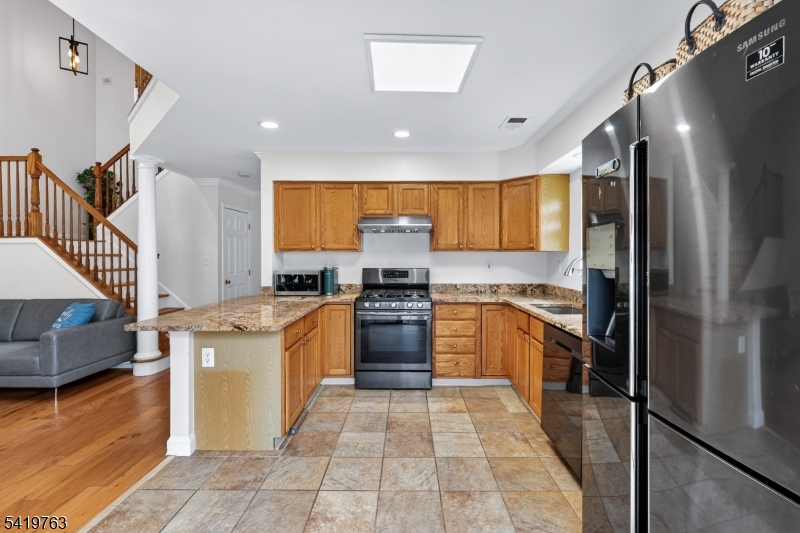 307 Hannah Way Bridgewater, NJ 08807 - Photo 15 of 46