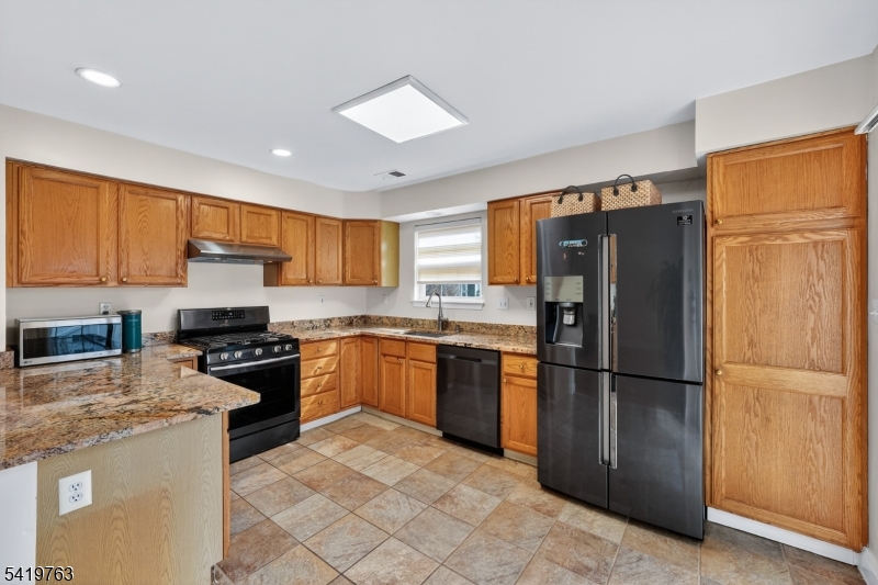 307 Hannah Way Bridgewater, NJ 08807 - Photo 16 of 46