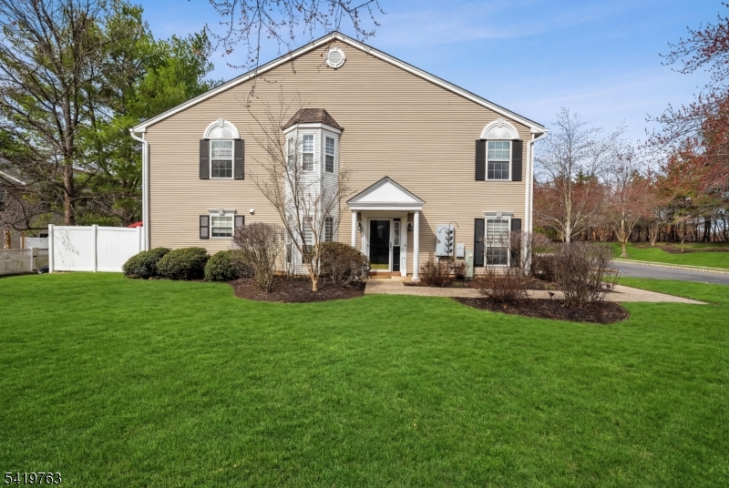 307 Hannah Way Bridgewater, NJ 08807 - Photo 3 of 46