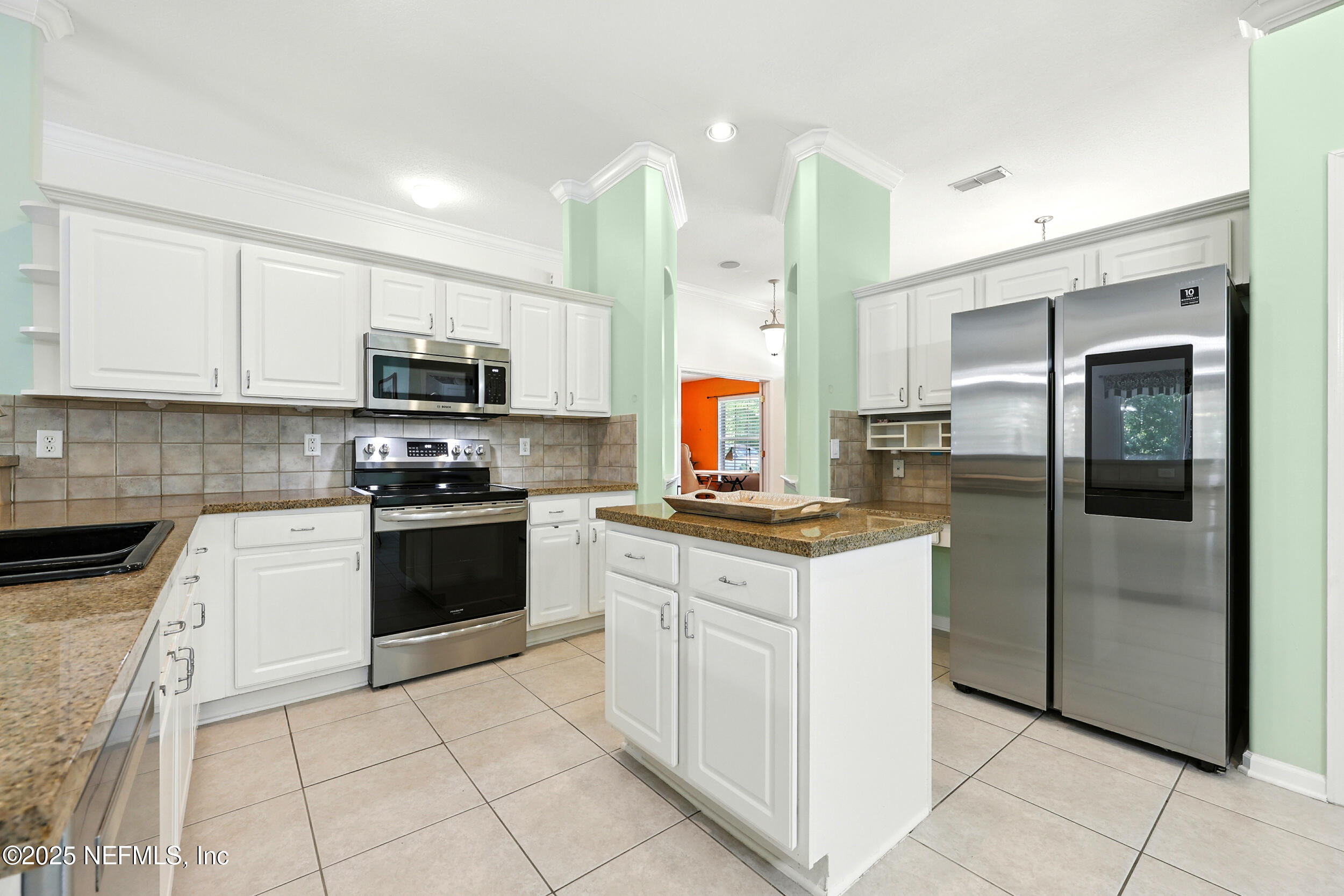 8613 Crooked Tree Drive Jacksonville, FL 32256 - Photo 9 of 35 KITCHEN