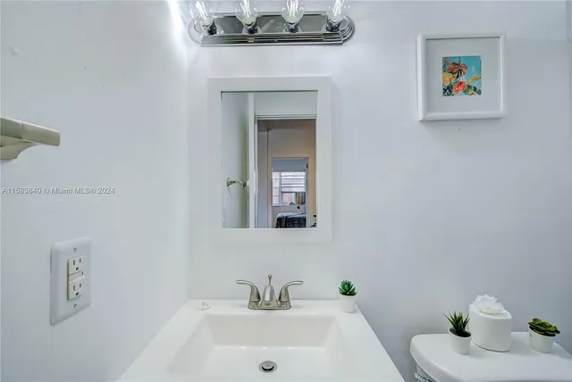 $2,947,000 | 855 Southwest 7th Street, Miami, FL 33130