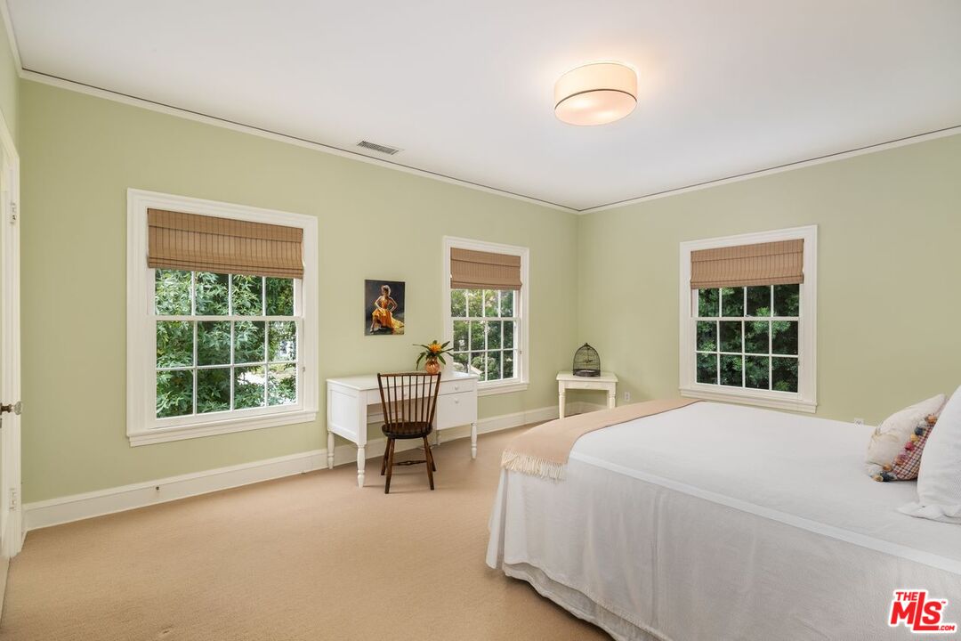 224 Lorraine Boulevard Los Angeles, CA 90004 - Photo 19 of 32