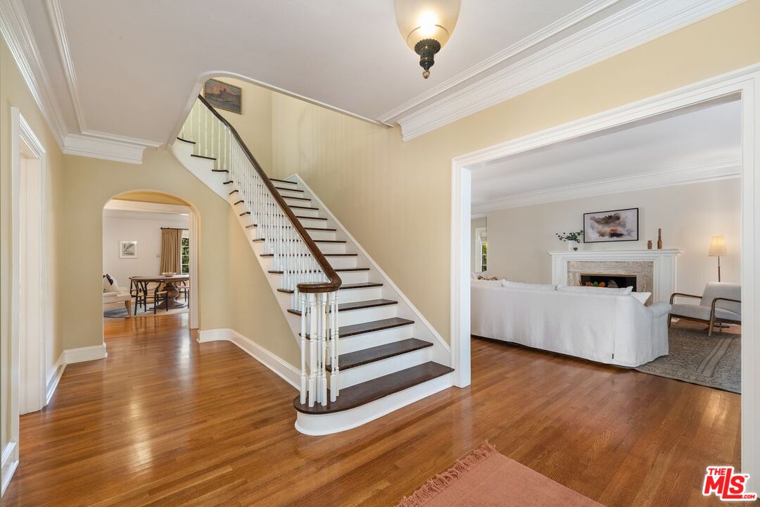 224 Lorraine Boulevard Los Angeles, CA 90004 - Photo 2 of 32