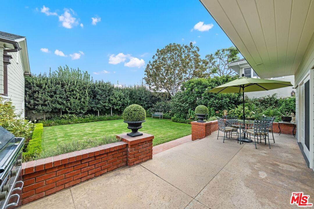 224 Lorraine Boulevard Los Angeles, CA 90004 - Photo 29 of 32