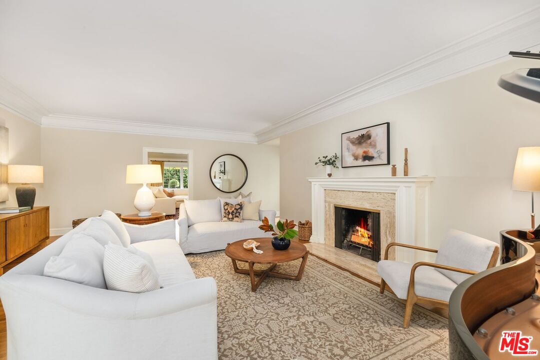 224 Lorraine Boulevard Los Angeles, CA 90004 - Photo 4 of 32