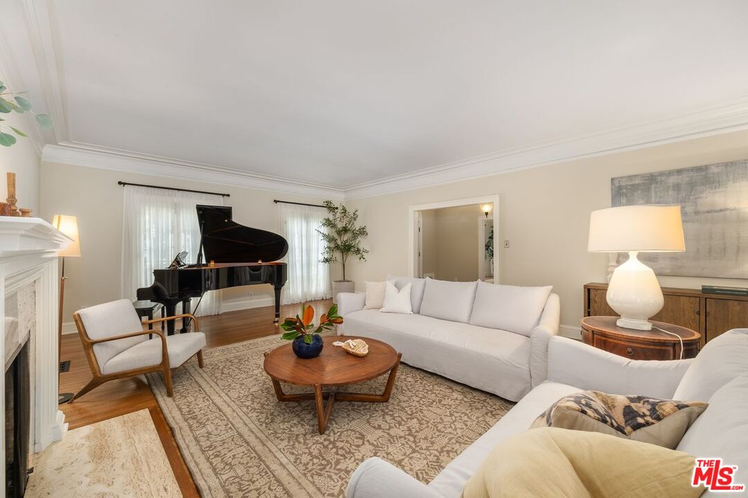 224 Lorraine Boulevard Los Angeles, CA 90004 - Photo 5 of 32