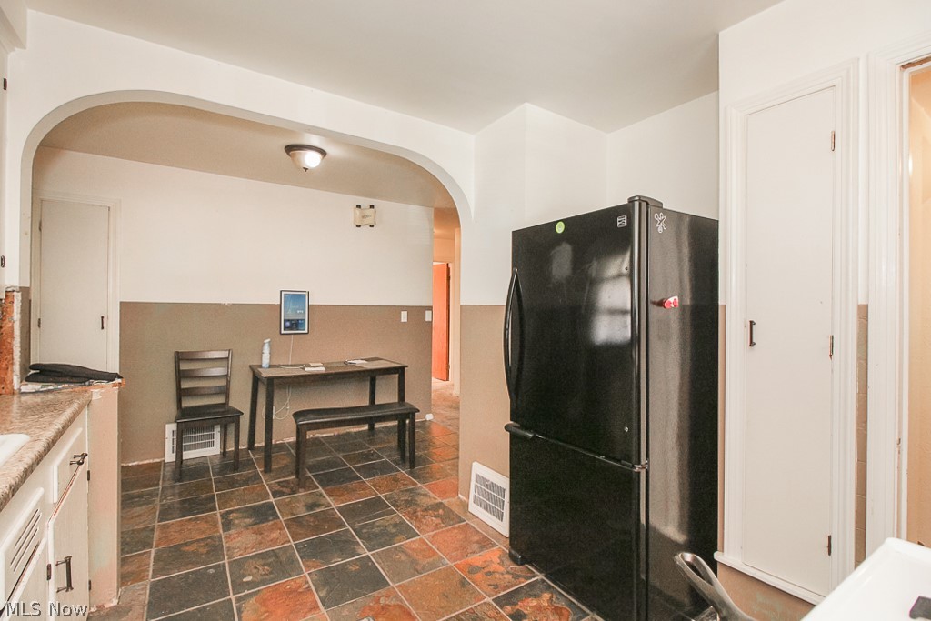 18103 Neff Road Cleveland, OH 44119 - Photo 11 of 35 Gallery Image 11