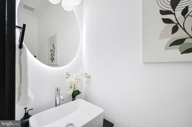 $700,000 | 166 Uhland Terrace Northeast, Washington, DC 20002