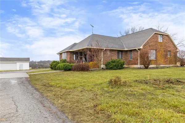 $380,000 | 146 Southeast 180th Road, Warrensburg, MO 64093