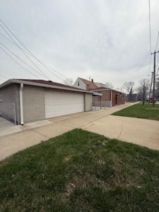 2900 East 101st Street Chicago, IL 60617 - Photo 27 of 27 a view of a backyard of the house