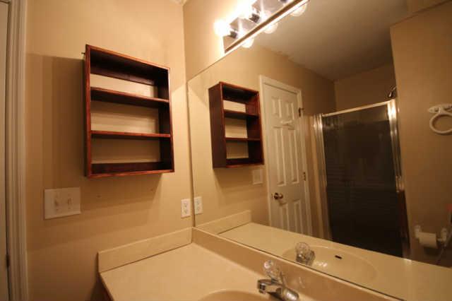 202 Nottingham Road Dickson, TN 37055 - Photo 16 of 20 Master bathroom.