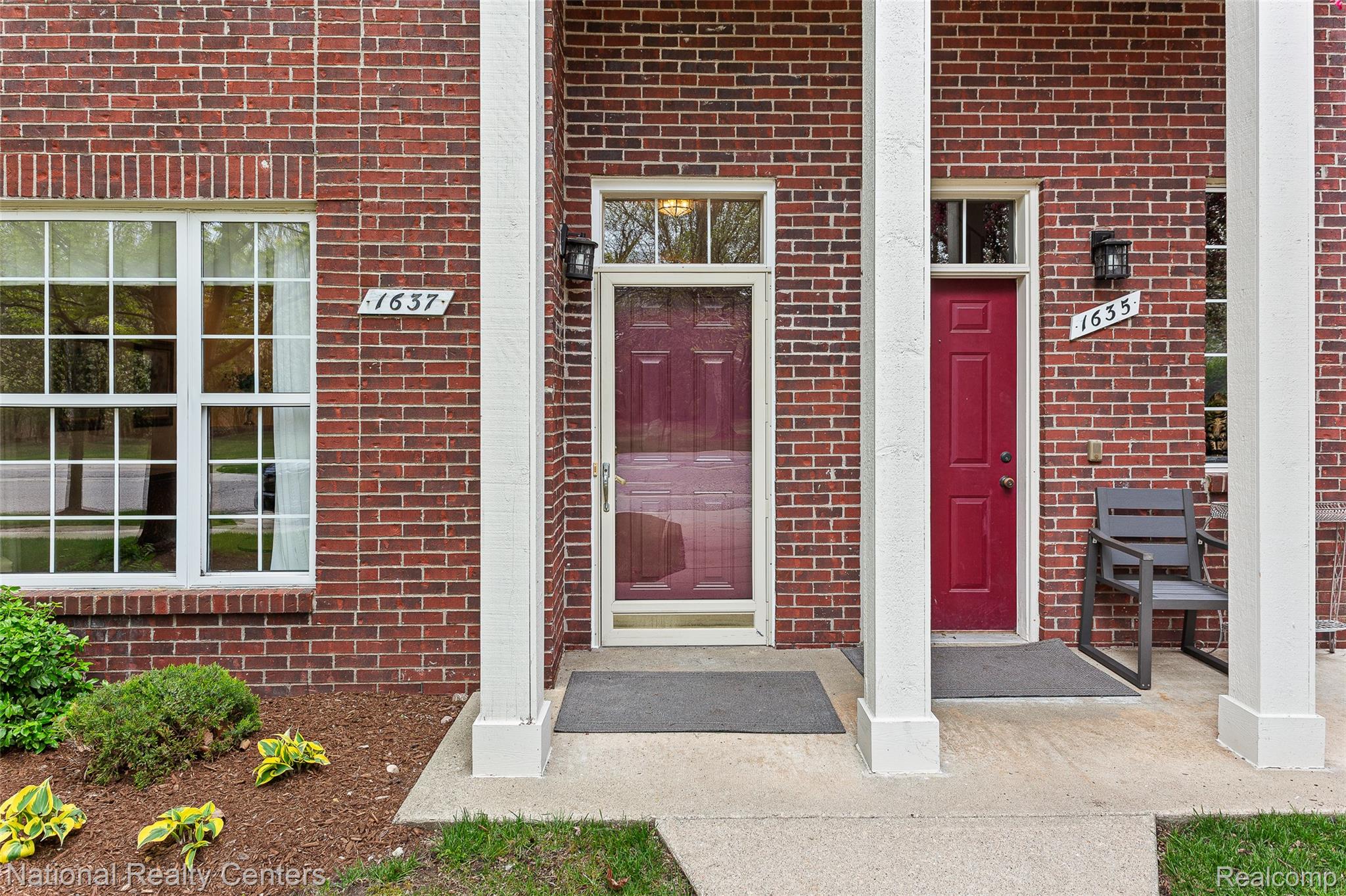 1637 Deepwood Circle Rochester, MI 48307 - Photo 3 of 34 IMG_4919.jpg