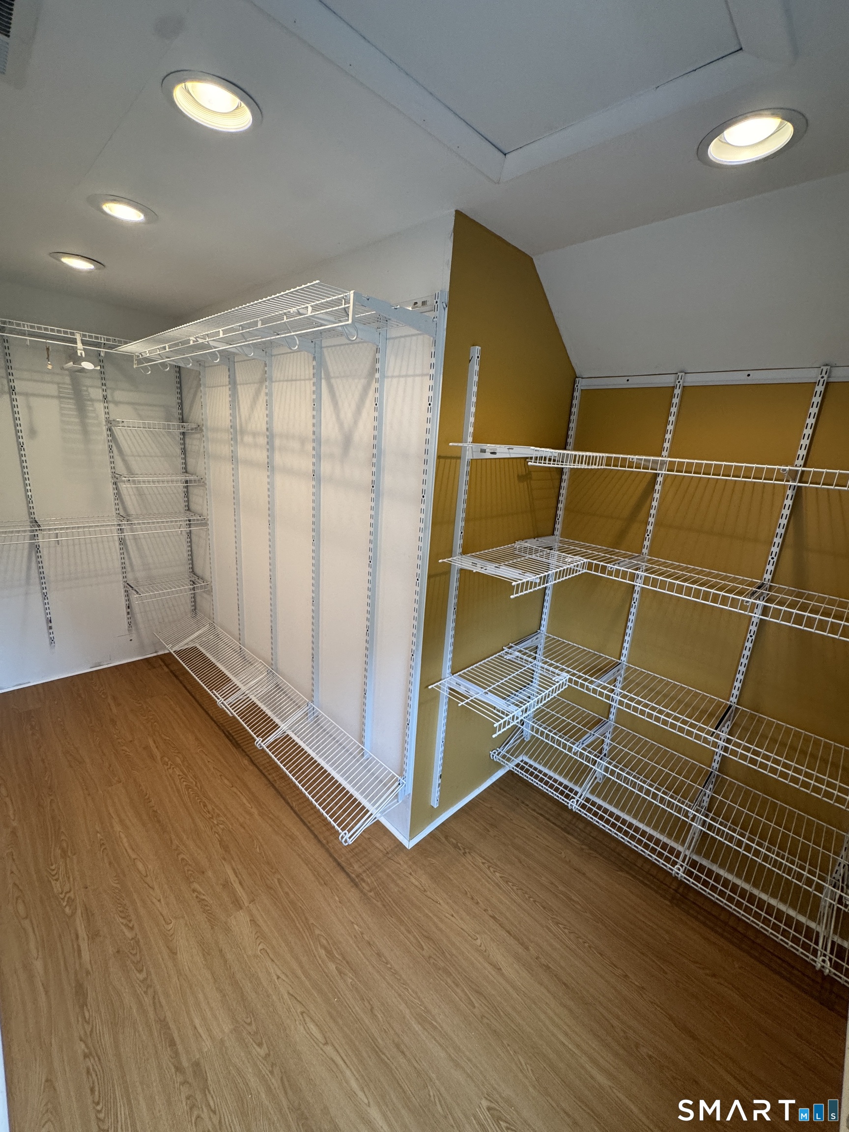 834 Bee Street Meriden, CT 06450 - Photo 27 of 33
