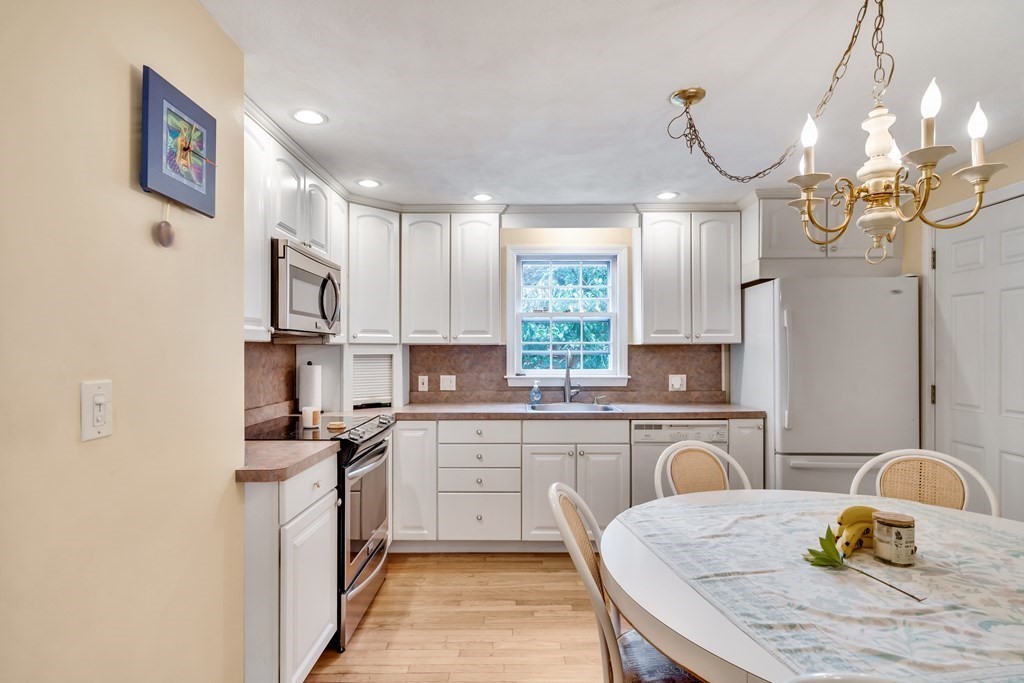 98 Huntington Road Milton, MA 02186 - Photo 13 of 42