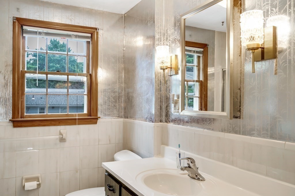 98 Huntington Road Milton, MA 02186 - Photo 27 of 42