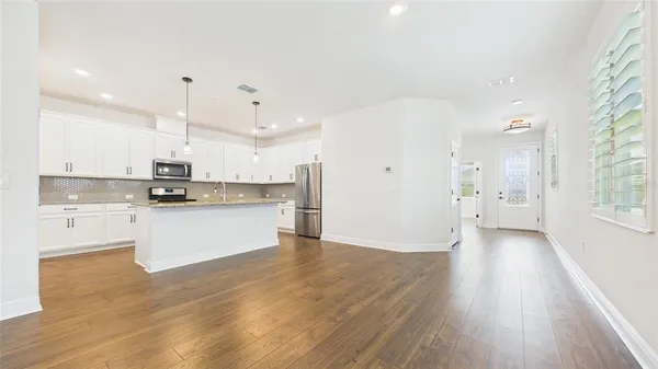 $355,000 | 13890 Kingfisher Glen Drive, Lithia, FL 33547