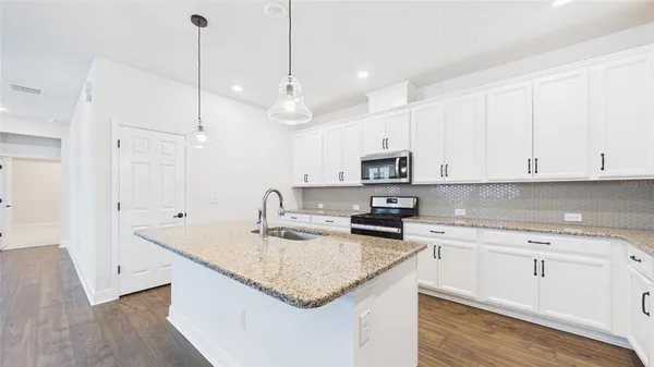 $355,000 | 13890 Kingfisher Glen Drive, Lithia, FL 33547