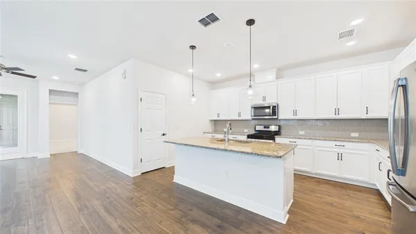 $355,000 | 13890 Kingfisher Glen Drive, Lithia, FL 33547