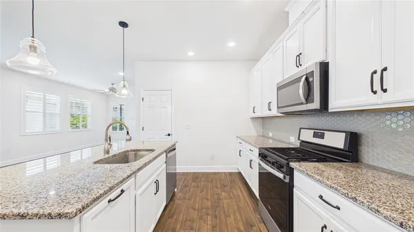 $355,000 | 13890 Kingfisher Glen Drive, Lithia, FL 33547